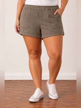 Nautica Jeans Women’s Casual Rolled-Hem Shorts in Olive - XL